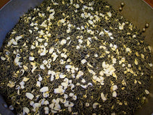 Carica l'immagine nel visualizzatore di Gallery, Profumazione del tè con fiori di pomelo (ancora freschi)