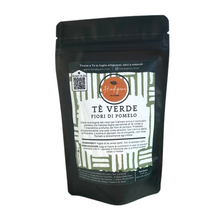 Carica l'immagine nel visualizzatore di Gallery, Confezione di tè verde in foglia con fiori di pomelo, dal Vietnam