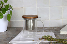 Carica l'immagine nel visualizzatore di Gallery, Tazza GLASS (450ml) con infusore e coperchio