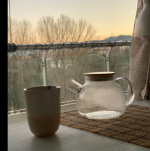 Carica l&#39;immagine nel visualizzatore di Gallery, Teiera per tè e tisane, senza infusore, da un litro in vetro e bambù
